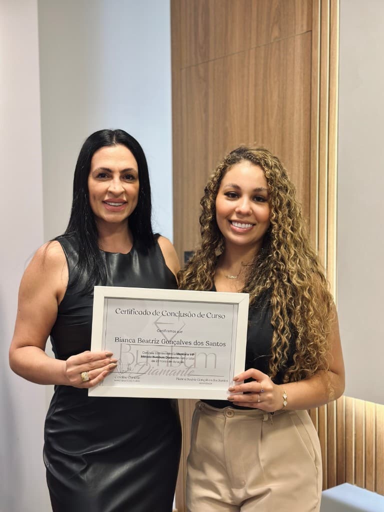 Entrega de certificado de conclusão da Mentoria VIP